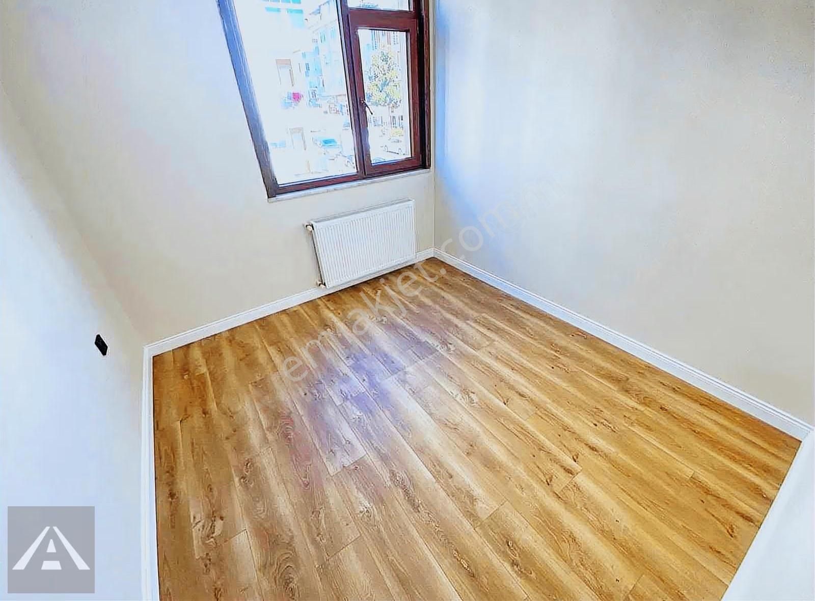 Küçükyalı'da Metro'ya Yürüme Mesafesin'de Balkonlu Ön Köşe 2+1 - Görsel 23