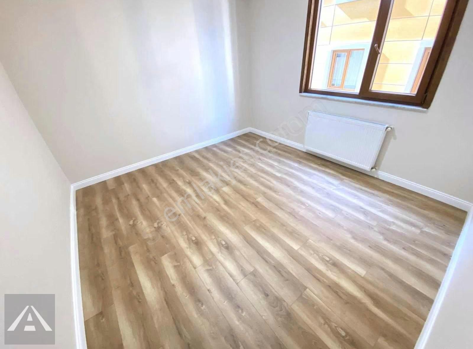 Küçükyalı'da Metro'ya Yürüme Mesafesin'de Balkonlu Ön Köşe 2+1 - Görsel 18