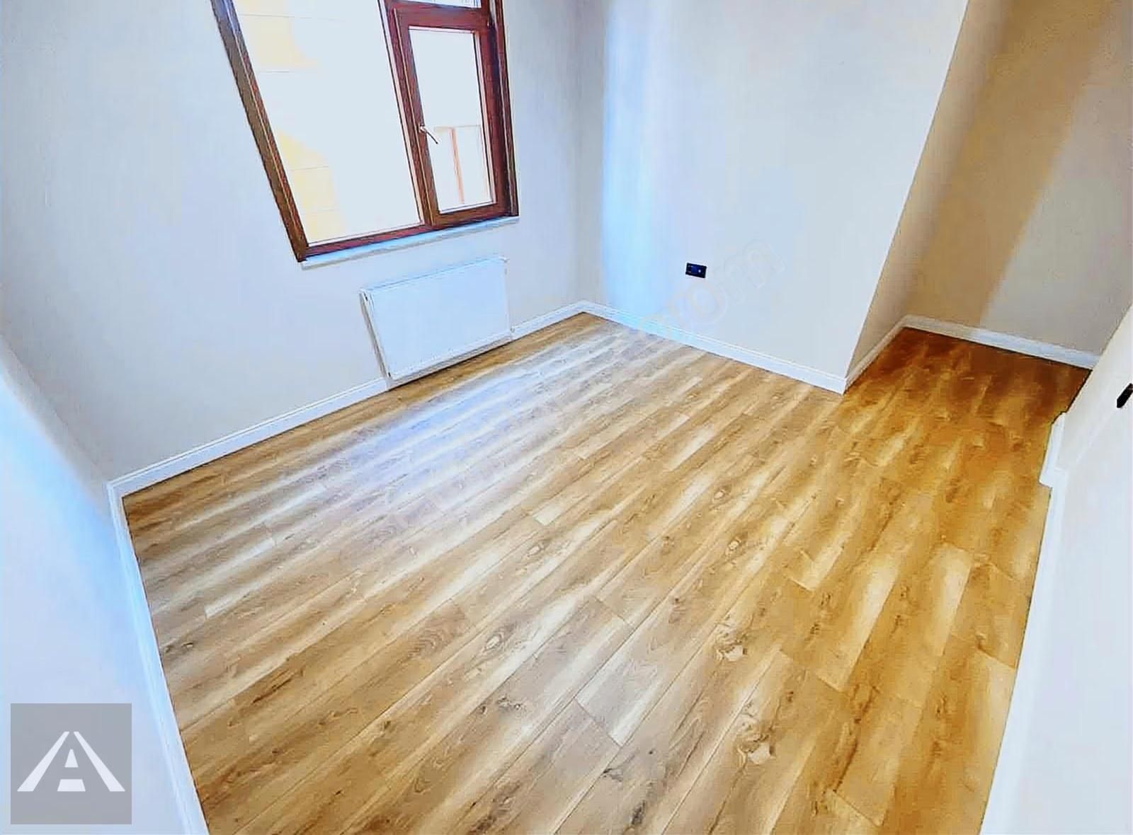 Küçükyalı'da Metro'ya Yürüme Mesafesin'de Balkonlu Ön Köşe 2+1 - Görsel 16