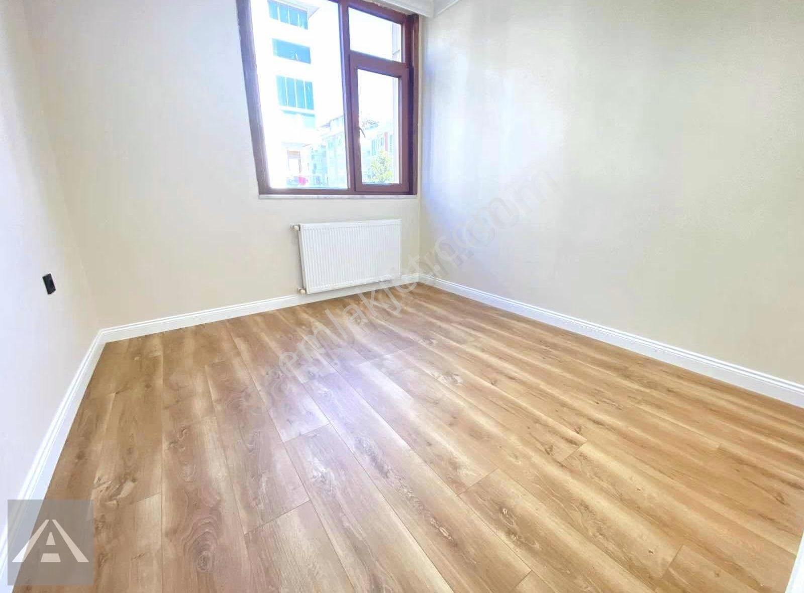 Küçükyalı'da Metro'ya Yürüme Mesafesin'de Balkonlu Ön Köşe 2+1 - Görsel 10