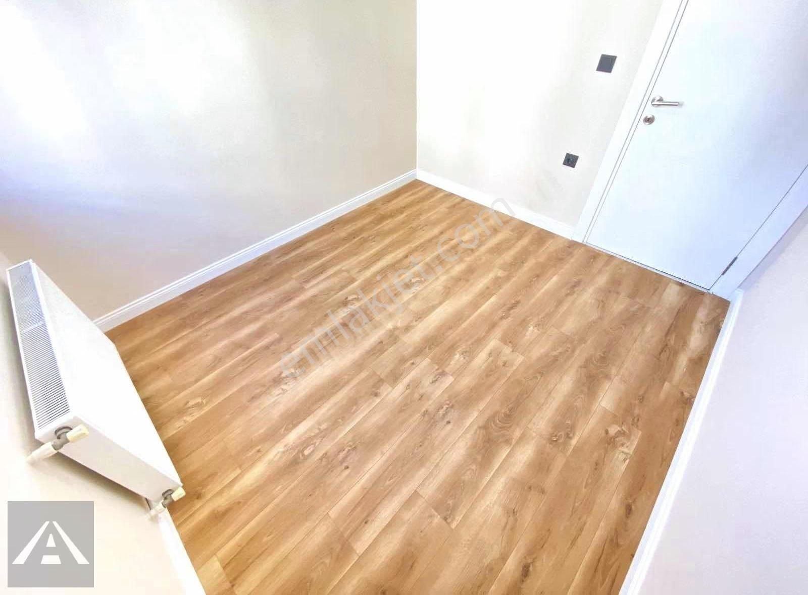 Küçükyalı'da Metro'ya Yürüme Mesafesin'de Balkonlu Ön Köşe 2+1 - Görsel 11