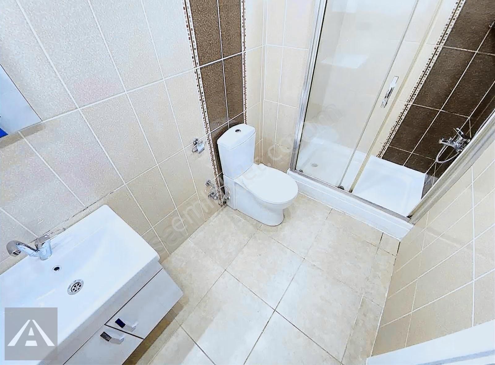 Küçükyalı'da Metro'ya Yürüme Mesafesin'de Balkonlu Ön Köşe 2+1 - Görsel 22