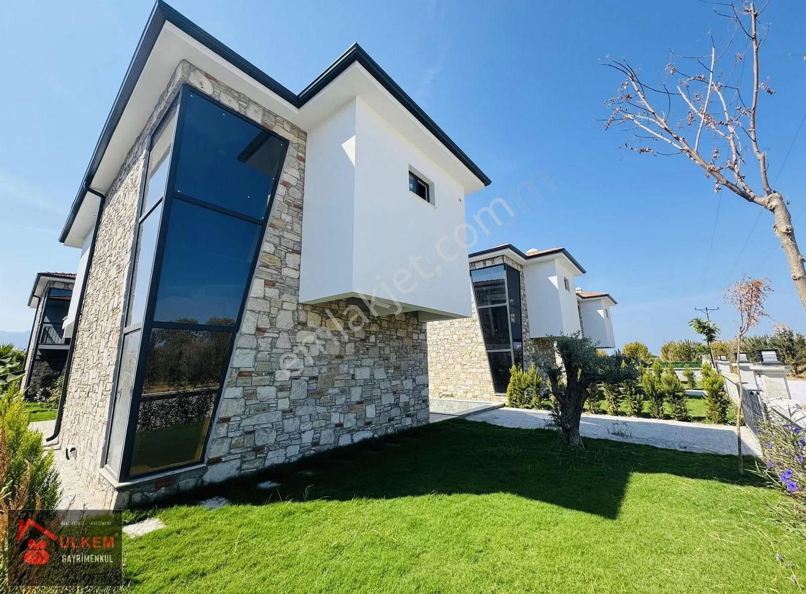 Kuşadasında Özel Mimari Özel Havuzlu Otoparklı Satılık Villa - Görsel 13