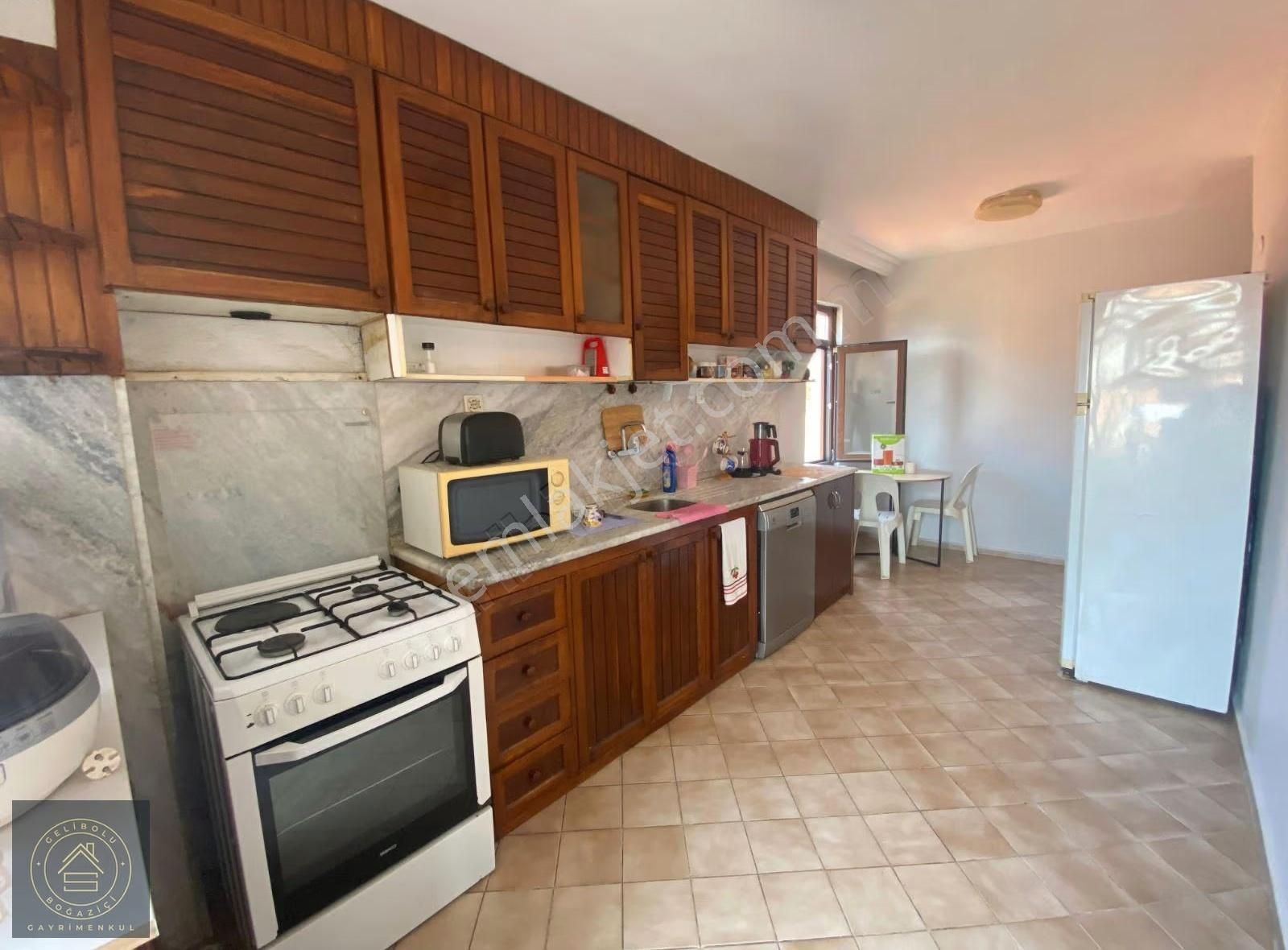 Gelibolu Boğaziçi Gayrimenkulden Merkezde Geniş Metraj 3+1 - Görsel 3