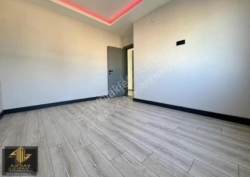 İskanlı Geniş Bahçeli Yerden Isıtmalı Havuzlu Sitede Geniş 1+1 - Görsel 3