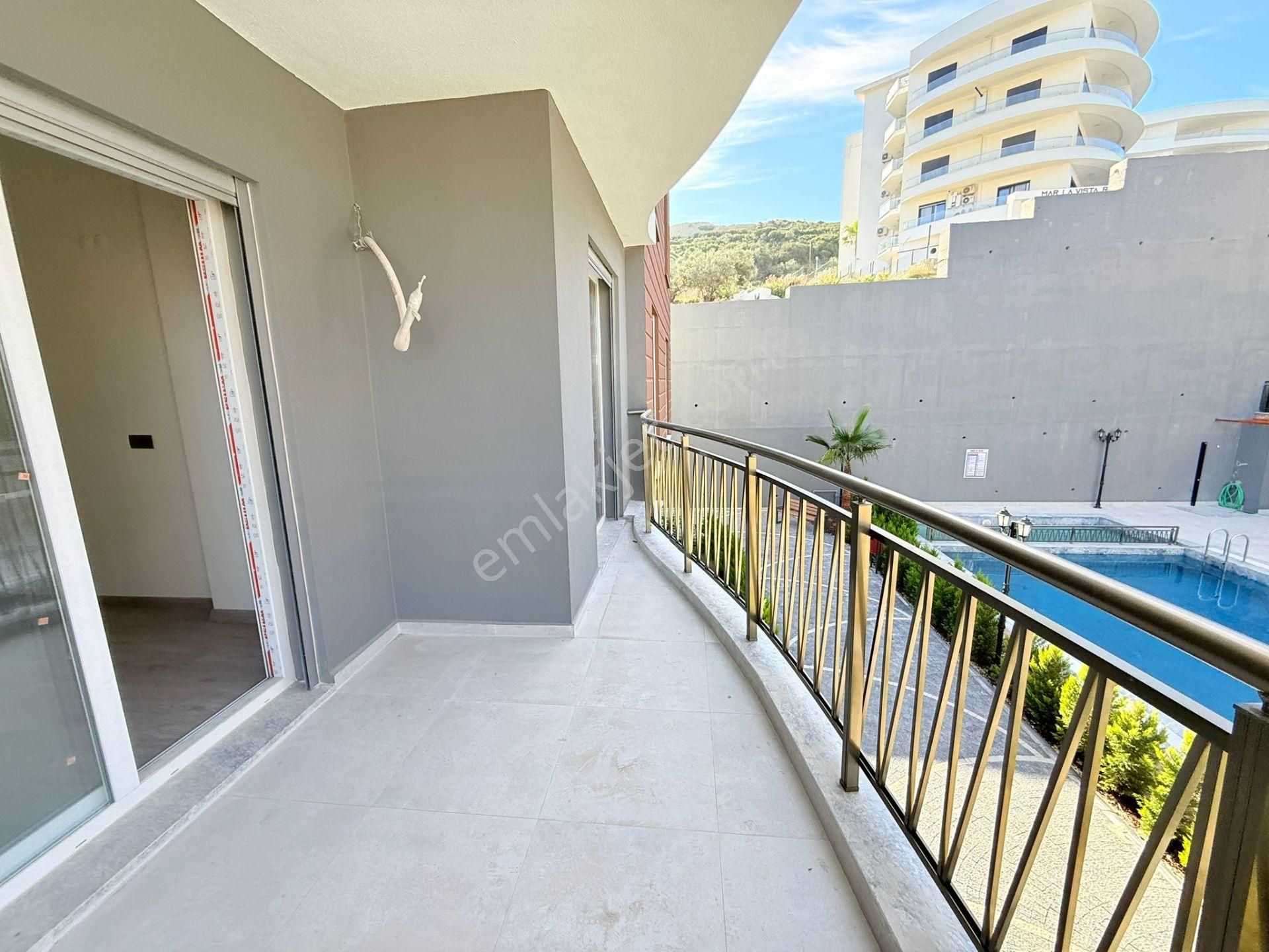 Kusadasında Satılık 7/24 Güvenlik-havuz-fitness-otopark-sosyal Alan-3+1/145 M2 Fırsat Daireler - Görsel 24