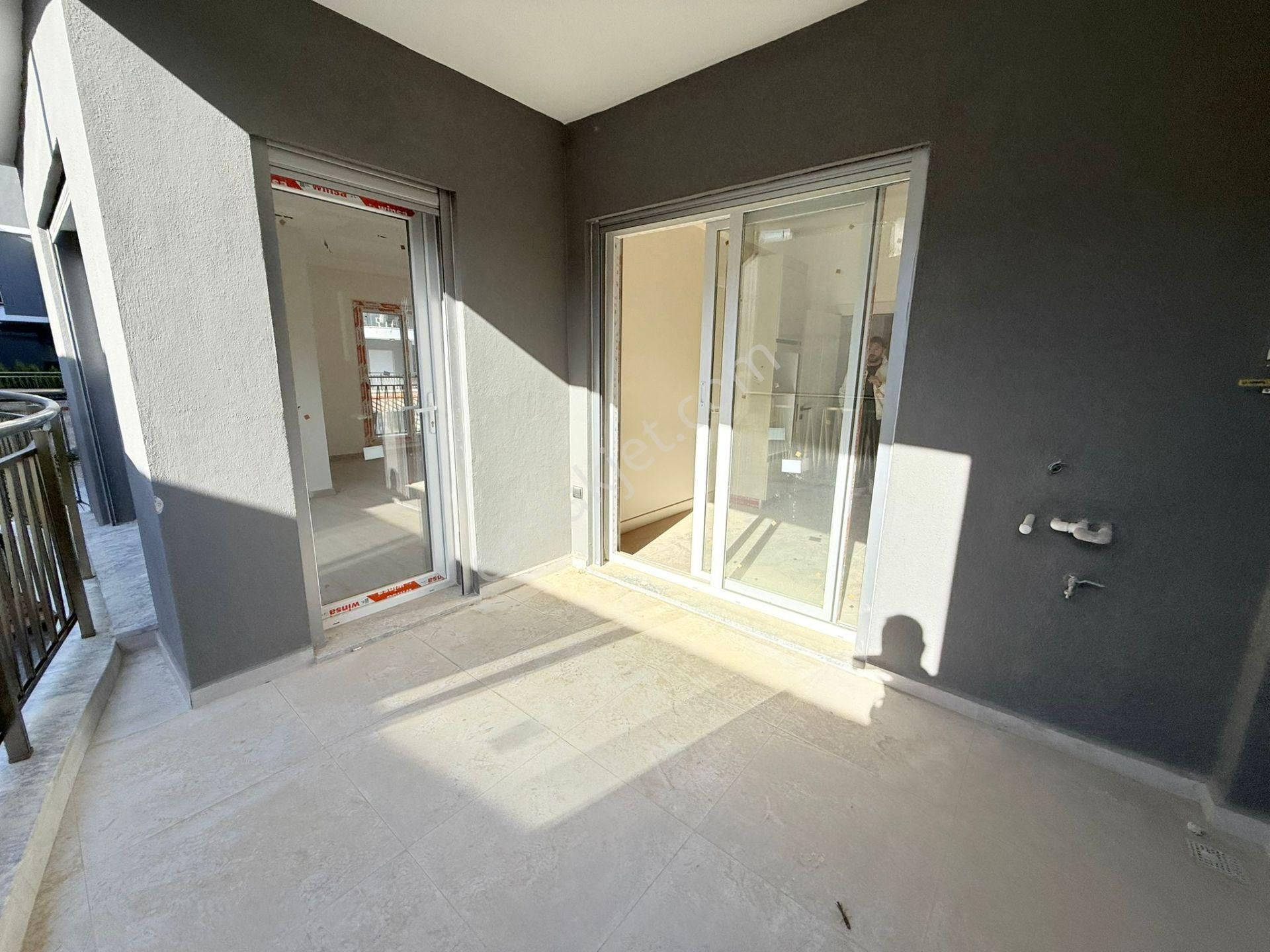 Kusadasında Satılık 7/24 Güvenlik-havuz-fitness-otopark-sosyal Alan-3+1/145 M2 Fırsat Daireler - Görsel 12