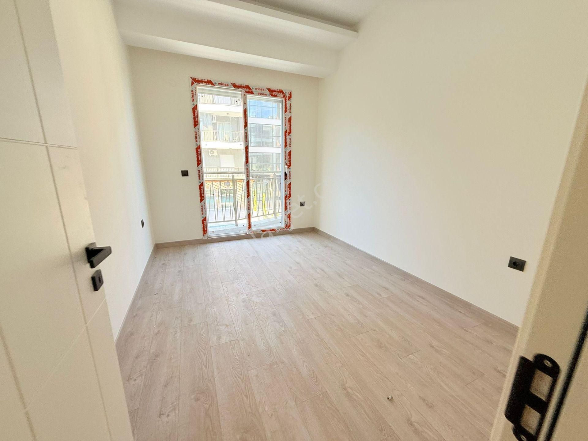 Kusadasında Satılık 7/24 Güvenlik-havuz-fitness-otopark-sosyal Alan-3+1/145 M2 Fırsat Daireler - Görsel 23