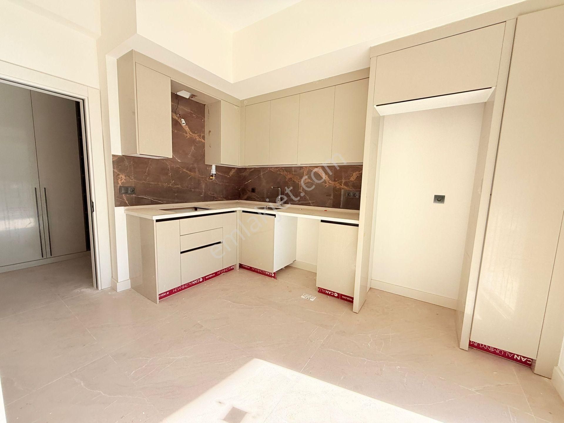 Kusadasında Satılık 7/24 Güvenlik-havuz-fitness-otopark-sosyal Alan-3+1/145 M2 Fırsat Daireler - Görsel 15