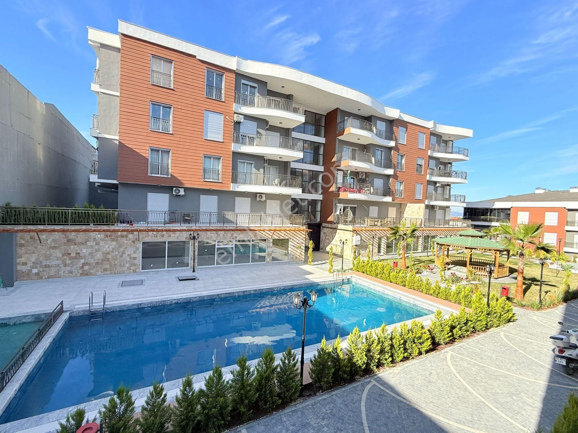 Kusadasında Satılık 7/24 Güvenlik-havuz-fitness-otopark-sosyal Alan-3+1/145 M2 Fırsat Daireler - Görsel 5