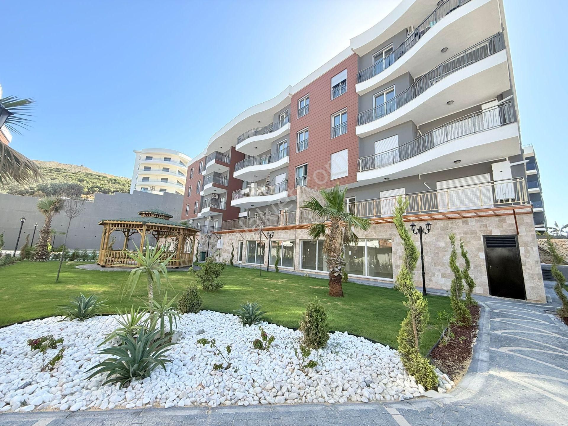 Kusadasında Satılık 7/24 Güvenlik-havuz-fitness-otopark-sosyal Alan-3+1/145 M2 Fırsat Daireler - Görsel 3