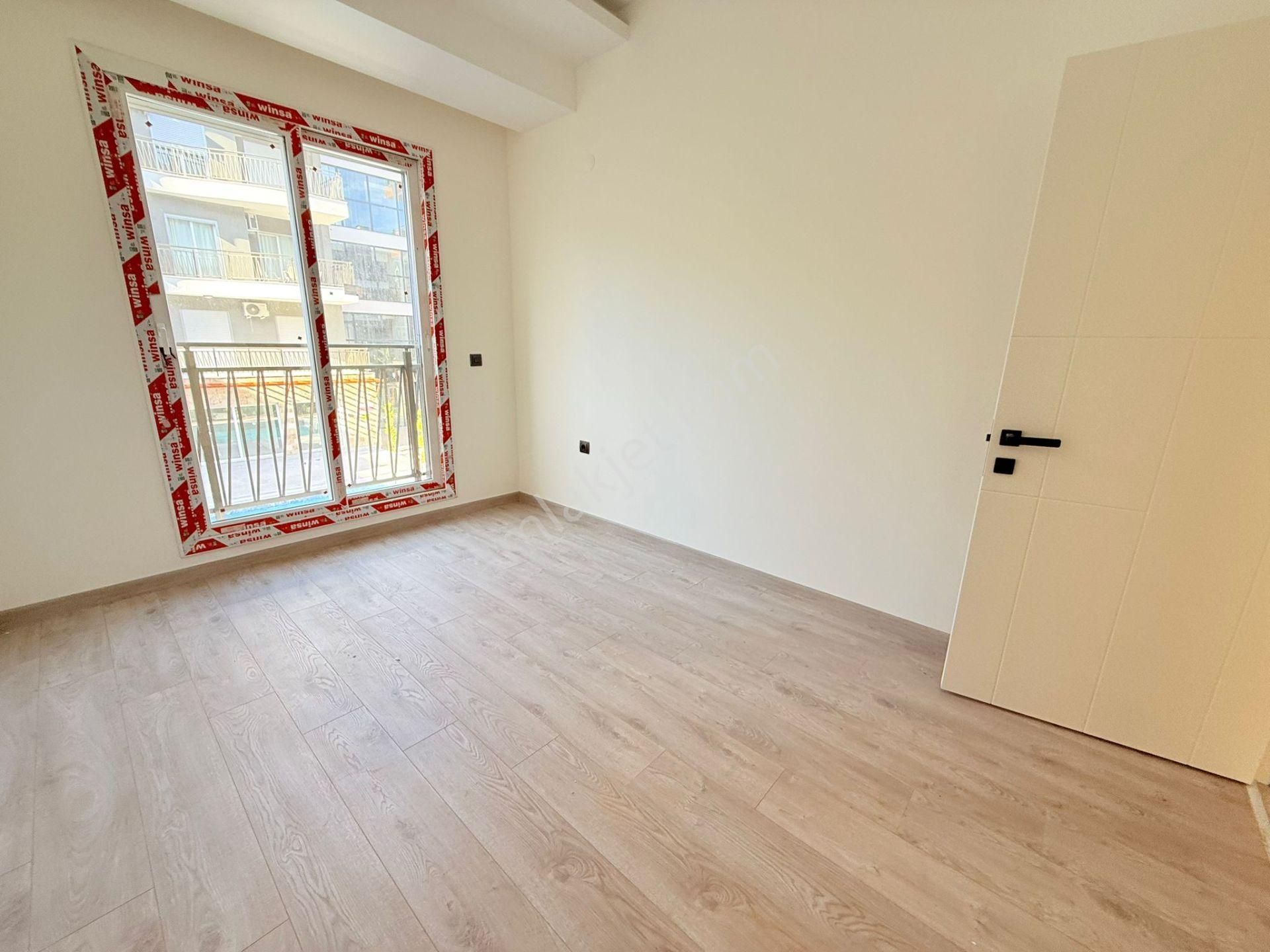 Kusadasında Satılık 7/24 Güvenlik-havuz-fitness-otopark-sosyal Alan-3+1/145 M2 Fırsat Daireler - Görsel 20