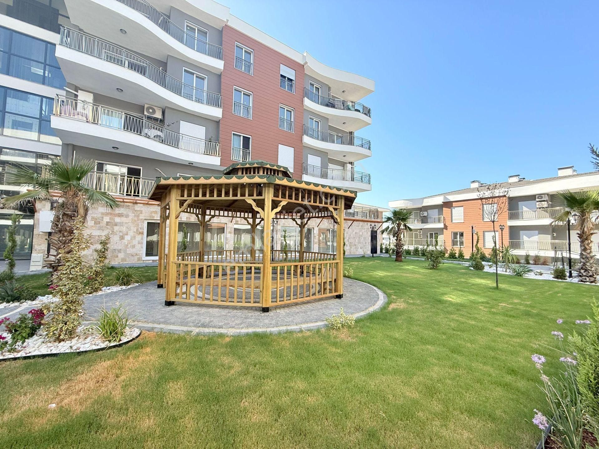 Kusadasında Satılık 7/24 Güvenlik-havuz-fitness-otopark-sosyal Alan-3+1/145 M2 Fırsat Daireler - Görsel 4