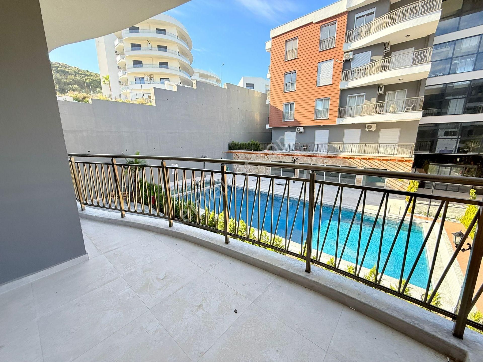 Kusadasında Satılık 7/24 Güvenlik-havuz-fitness-otopark-sosyal Alan-3+1/145 M2 Fırsat Daireler - Görsel 17