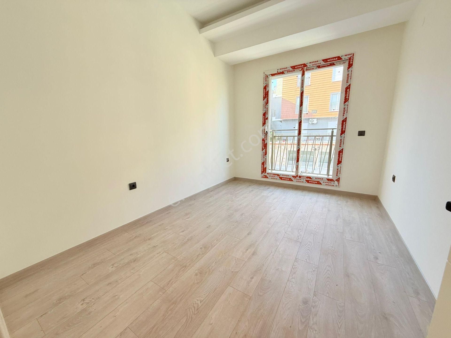 Kusadasında Satılık 7/24 Güvenlik-havuz-fitness-otopark-sosyal Alan-3+1/145 M2 Fırsat Daireler - Görsel 6