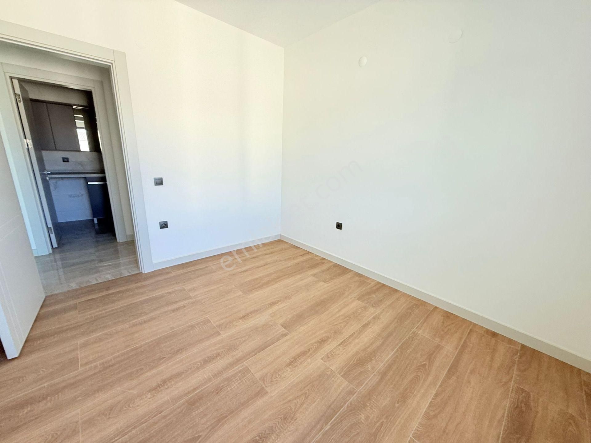 Merkezi Konumlu-güvenlık-havuz-bahçe-otopark-yerden Isıtma-sosyal Alan-ultra Lüx Daireler - Görsel 23