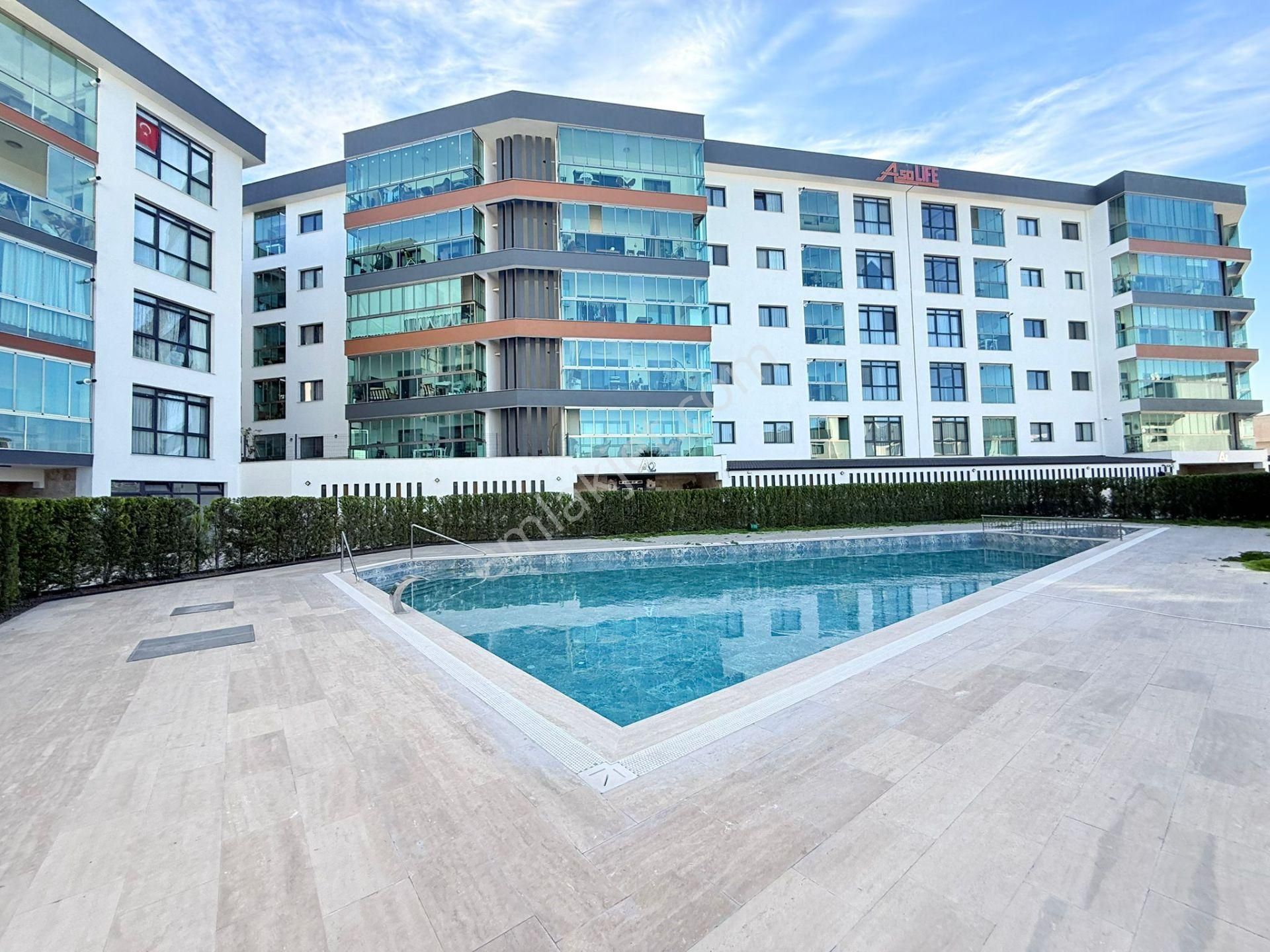 Merkezi Konumlu-güvenlık-havuz-bahçe-otopark-yerden Isıtma-sosyal Alan-ultra Lüx Daireler - Görsel 4