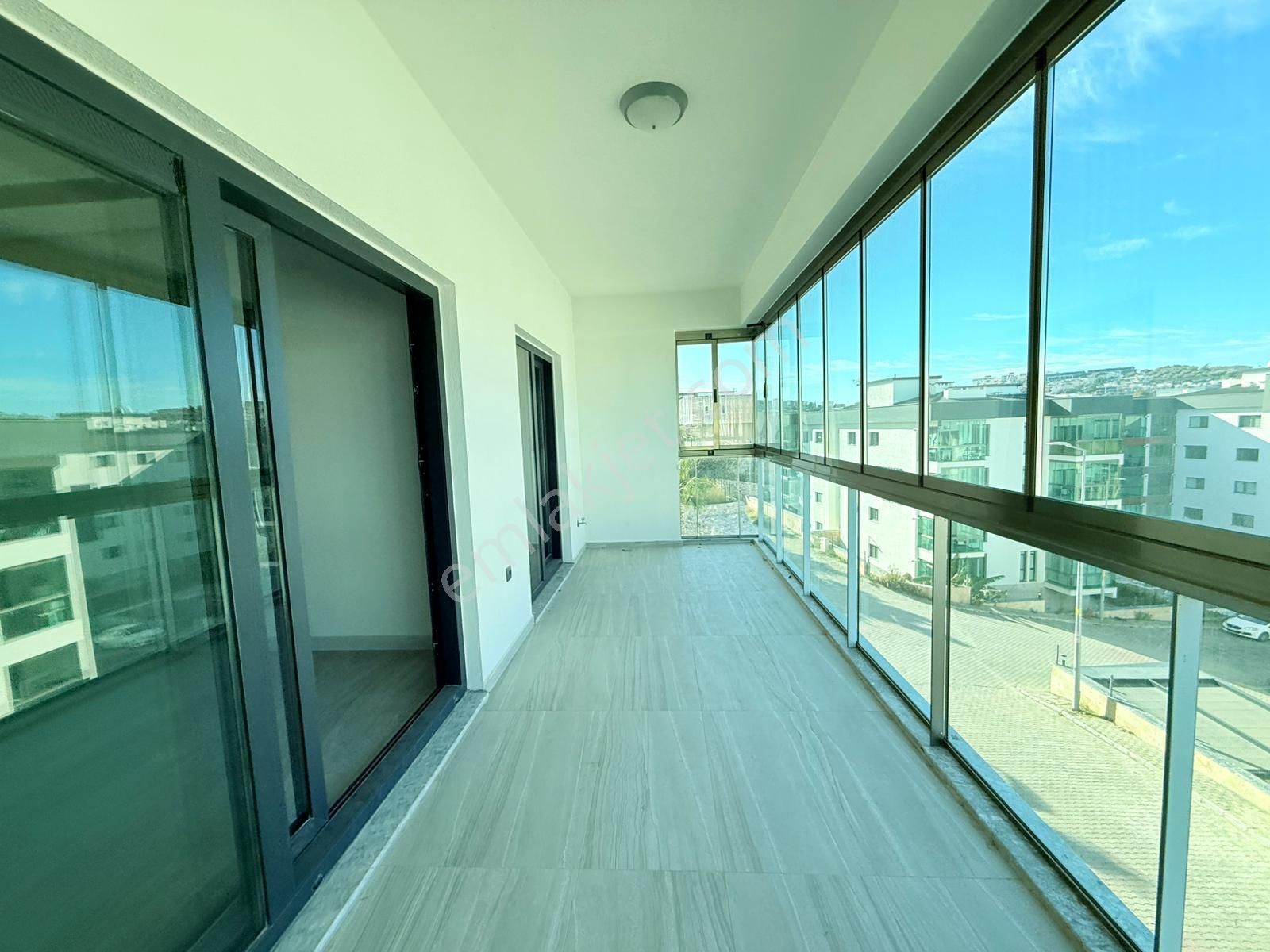 Merkezi Konumlu-güvenlık-havuz-bahçe-otopark-yerden Isıtma-sosyal Alan-ultra Lüx Daireler - Görsel 14