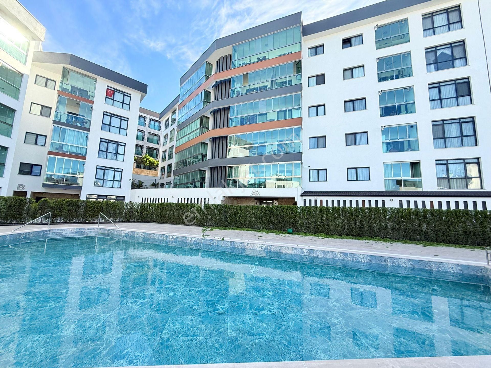 Merkezi Konumlu-güvenlık-havuz-bahçe-otopark-yerden Isıtma-sosyal Alan-ultra Lüx Daireler