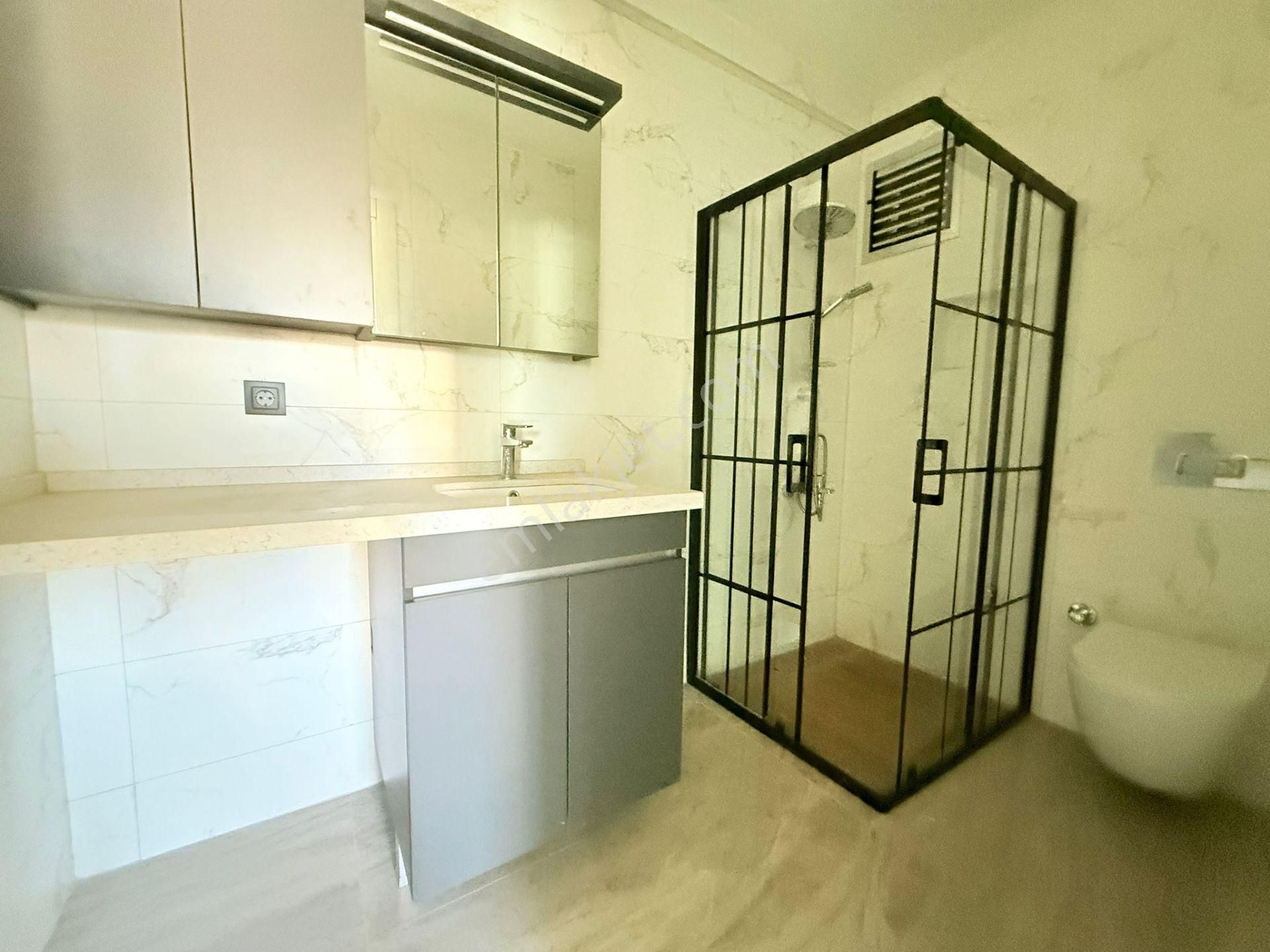 Merkezi Konumlu-güvenlık-havuz-bahçe-otopark-yerden Isıtma-sosyal Alan-ultra Lüx Daireler - Görsel 32