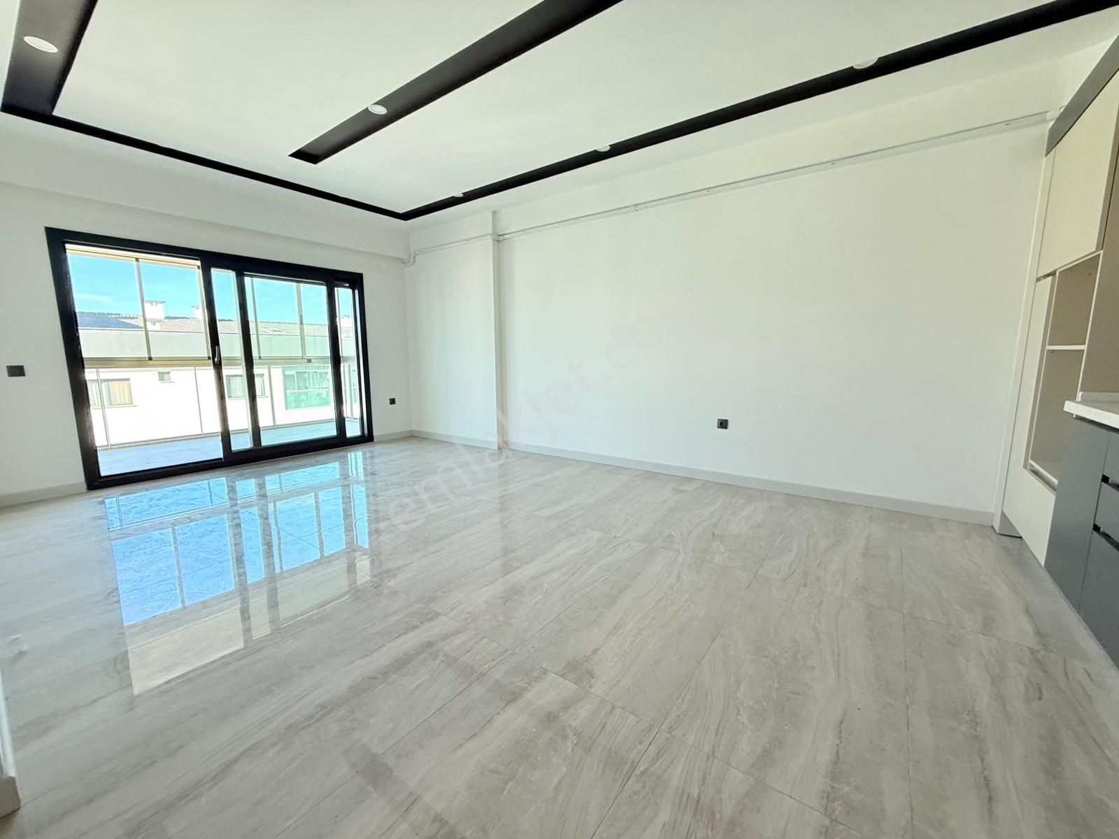 Merkezi Konumlu-güvenlık-havuz-bahçe-otopark-yerden Isıtma-sosyal Alan-ultra Lüx Daireler - Görsel 17