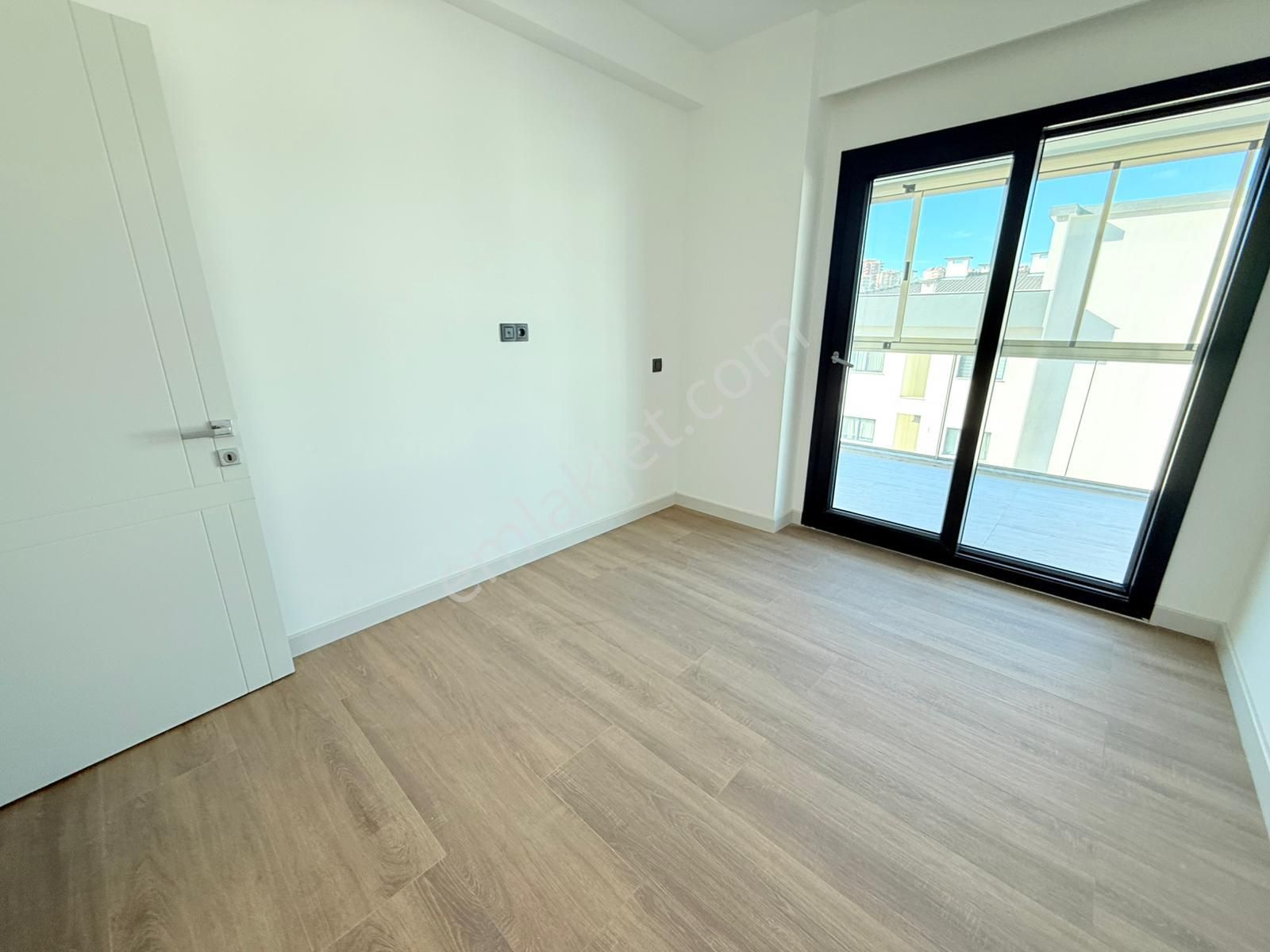 Merkezi Konumlu-güvenlık-havuz-bahçe-otopark-yerden Isıtma-sosyal Alan-ultra Lüx Daireler - Görsel 20