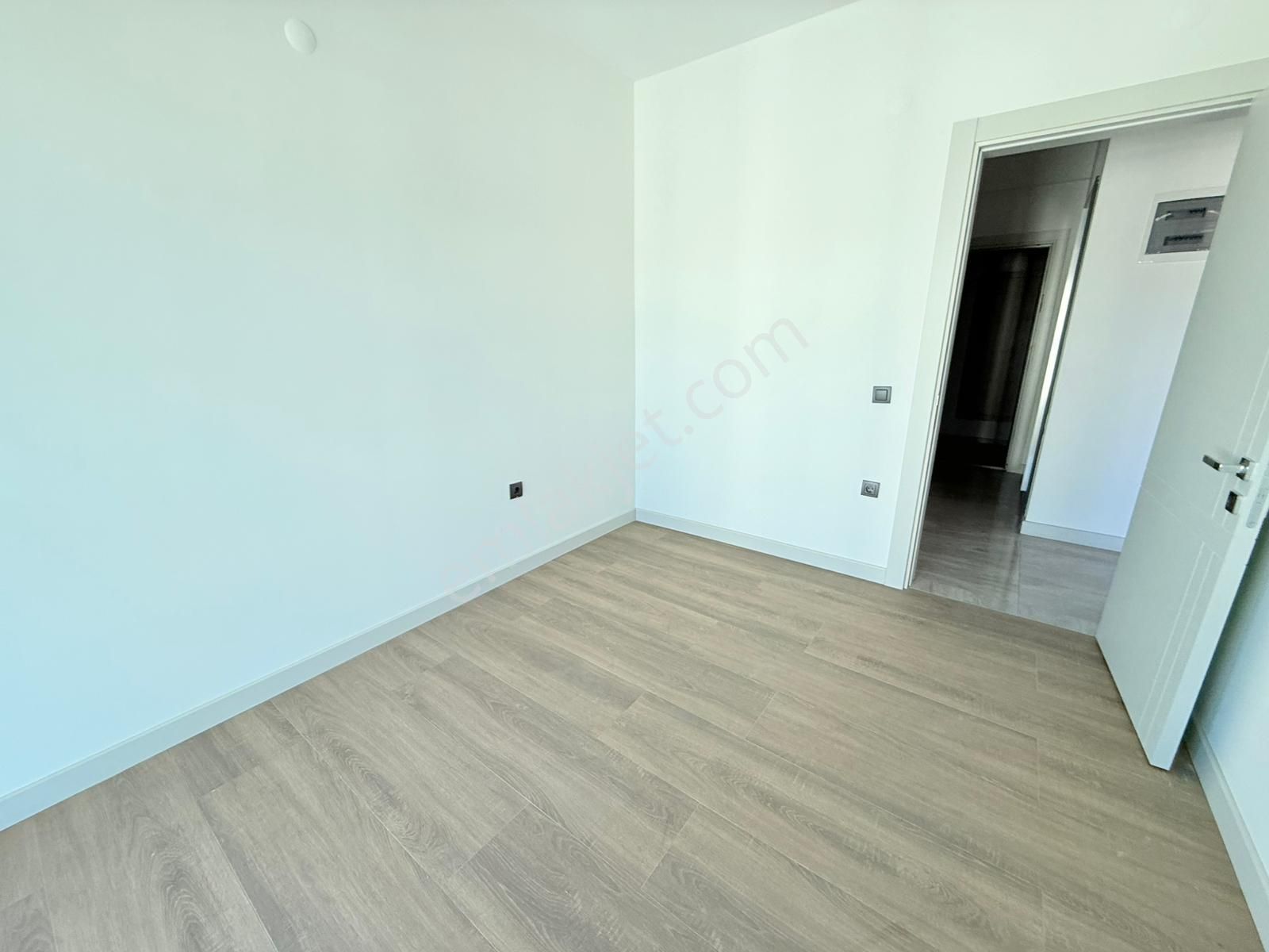 Merkezi Konumlu-güvenlık-havuz-bahçe-otopark-yerden Isıtma-sosyal Alan-ultra Lüx Daireler - Görsel 21