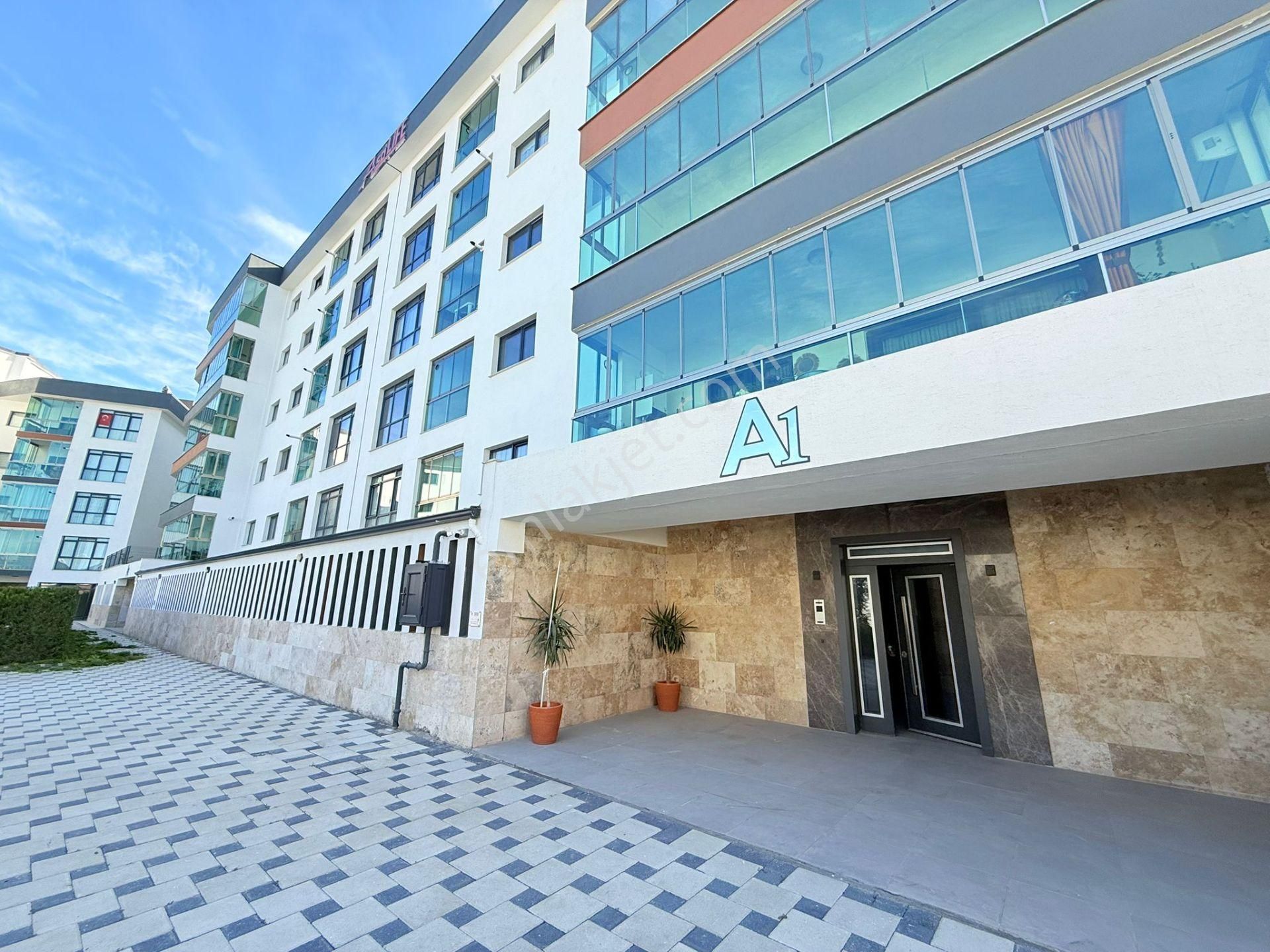 Merkezi Konumlu-güvenlık-havuz-bahçe-otopark-yerden Isıtma-sosyal Alan-ultra Lüx Daireler - Görsel 6