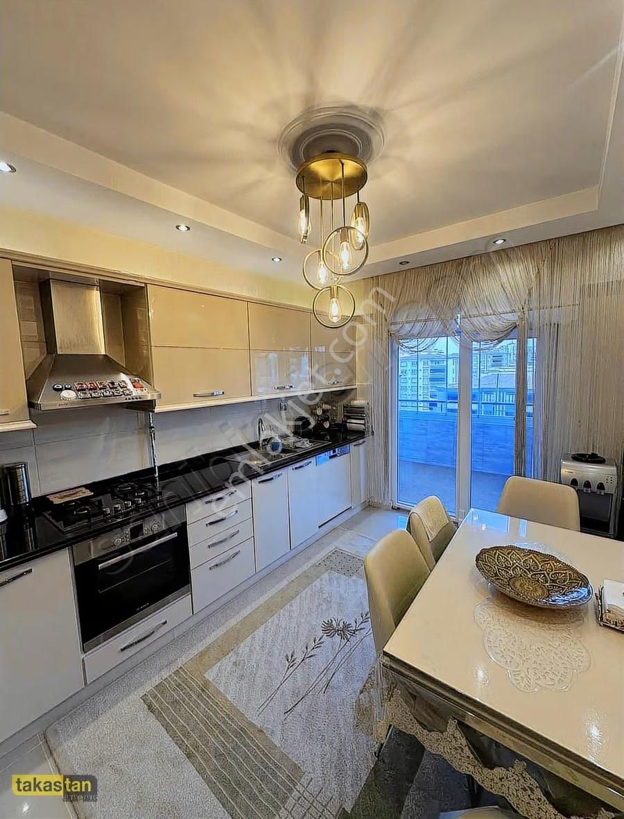 Takas Emlaktan Fıstıklık Merkez De Masrafsız Satılık 3+1 Daire