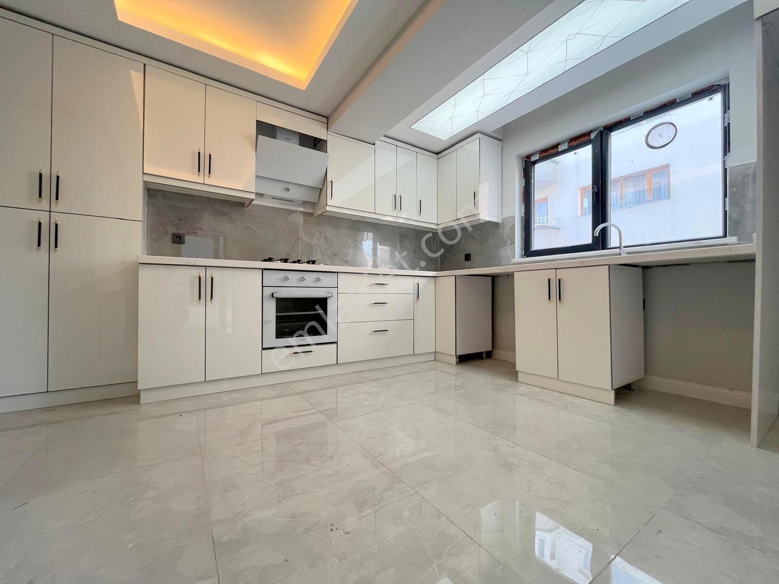 Hemdem Gayrimenkul'den Elvanda Yeni Sıfır Bina Asansörlü Ebeveyn Banyolu Arakatta 3+1 Satılık Daire - Görsel 4