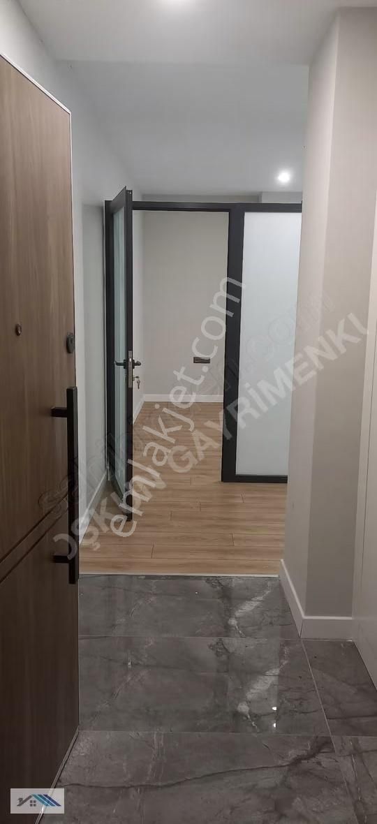 Beylikdüzü Lotus İstanbul Plaza Köşe Satılık Lüx Ofis - Görsel 8