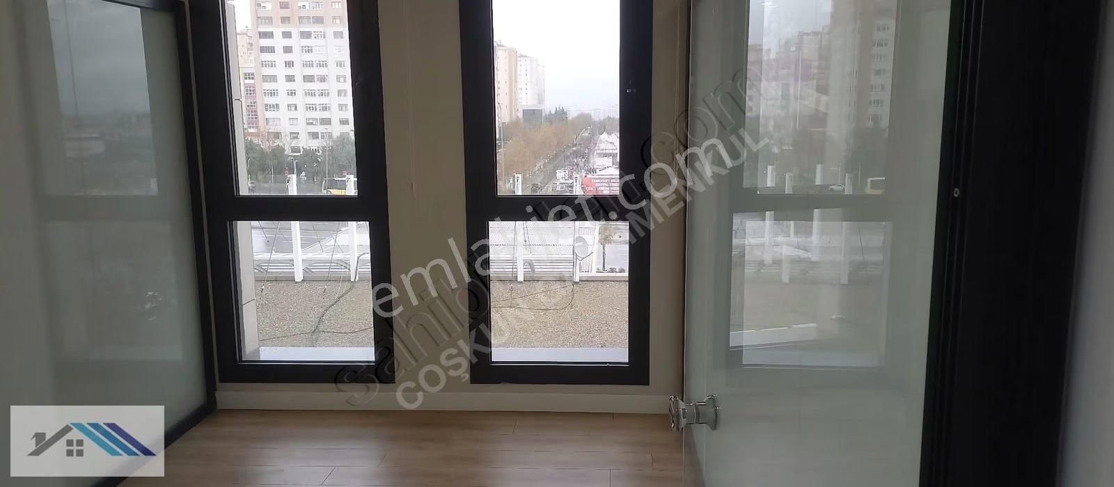 Beylikdüzü Lotus İstanbul Plaza Köşe Satılık Lüx Ofis - Görsel 5