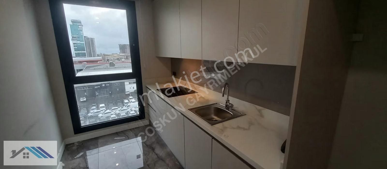Beylikdüzü Lotus İstanbul Plaza Köşe Satılık Lüx Ofis - Görsel 13