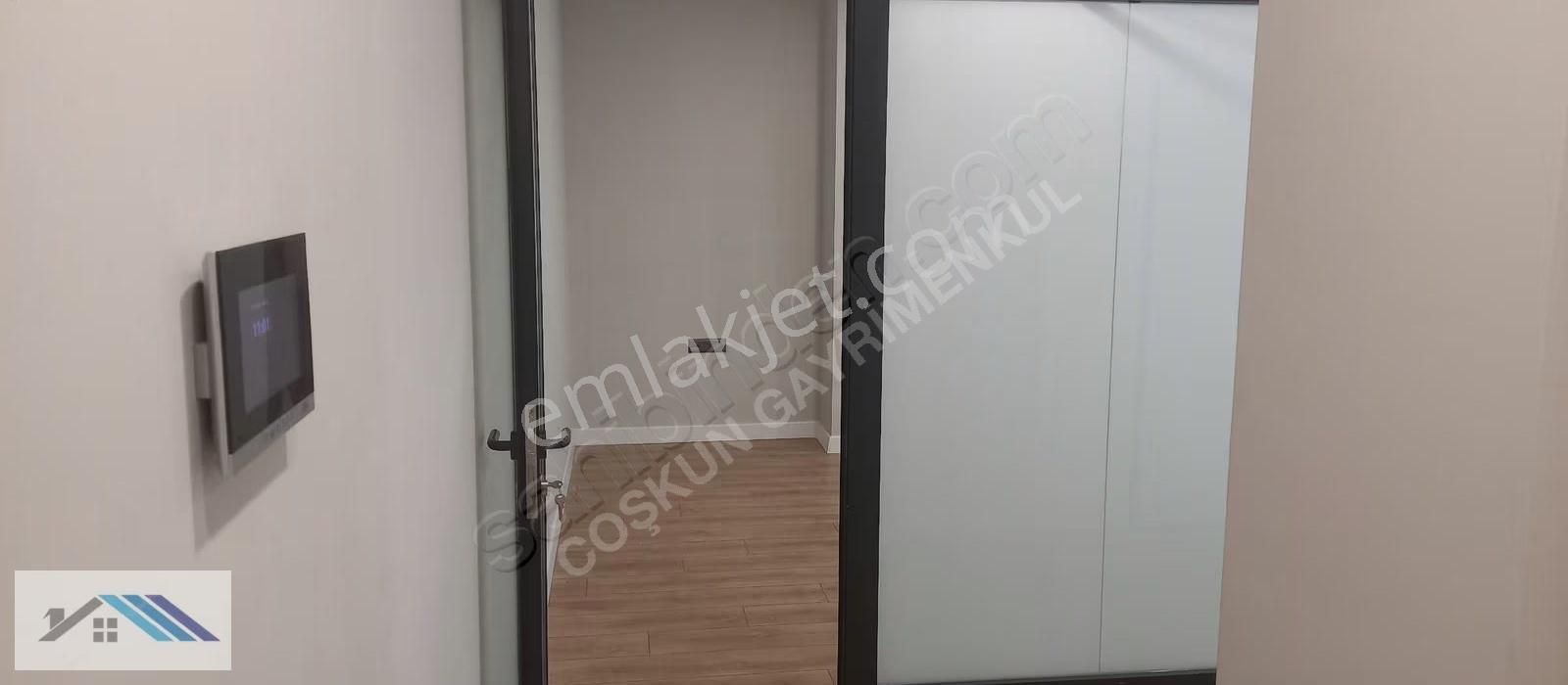 Beylikdüzü Lotus İstanbul Plaza Köşe Satılık Lüx Ofis - Görsel 3