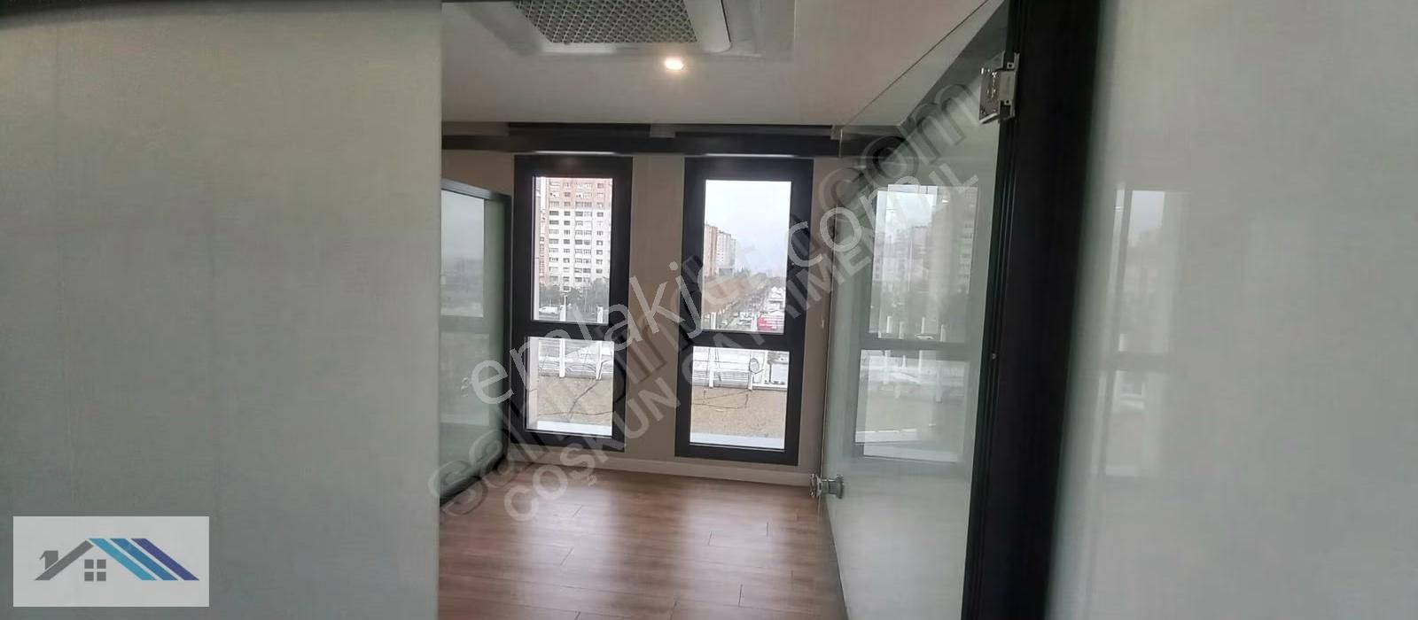Beylikdüzü Lotus İstanbul Plaza Köşe Satılık Lüx Ofis - Görsel 12