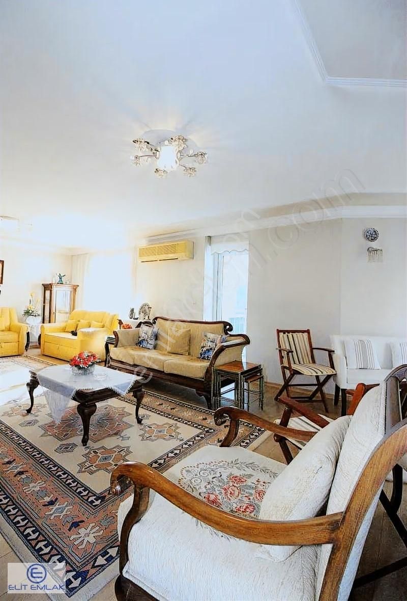 Girne Malazgirt Meydanı Geniş Site Satılık 3+1 Daire - Görsel 8