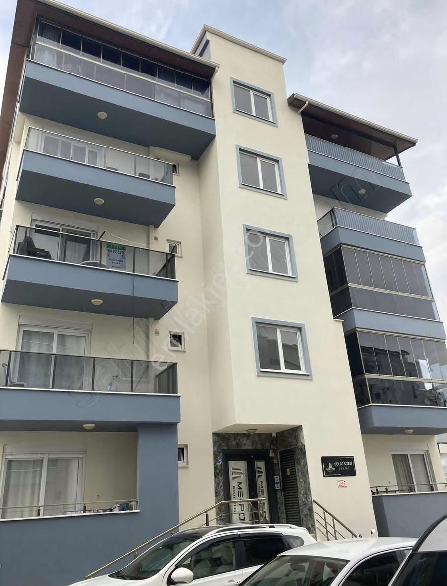 Pazarcı Mahallesinde Eşyalı Kiralık 1+1 Daire