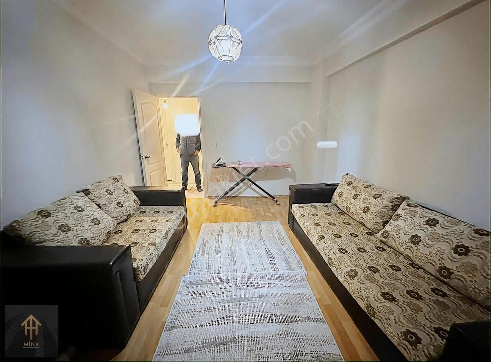 Metrobüse 5 Dk Mesafede 3 Katlı Bina Ön Cephe Büyük 2+1 - Görsel 17