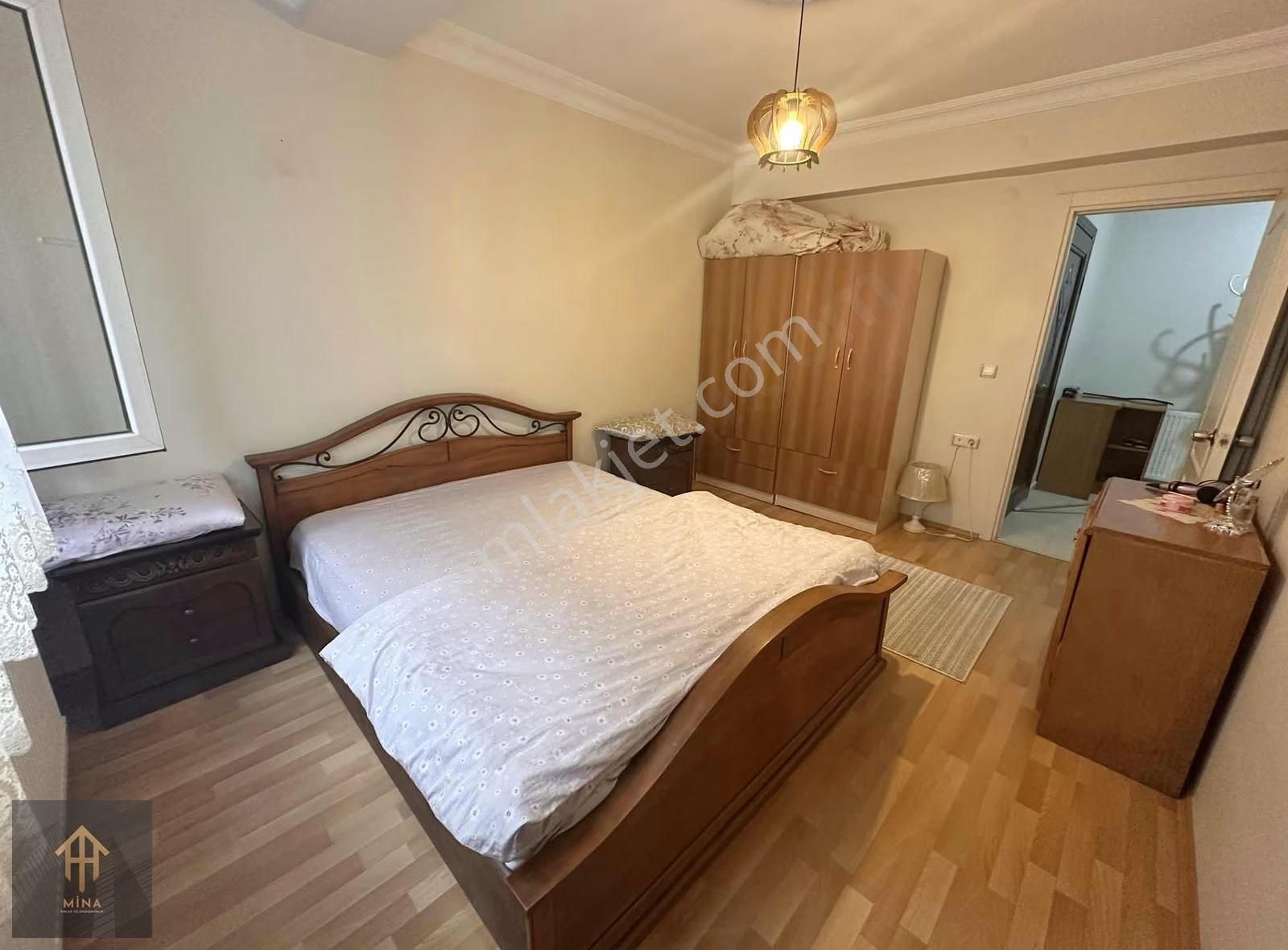 Metrobüse 5 Dk Mesafede 3 Katlı Bina Ön Cephe Büyük 2+1 - Görsel 7