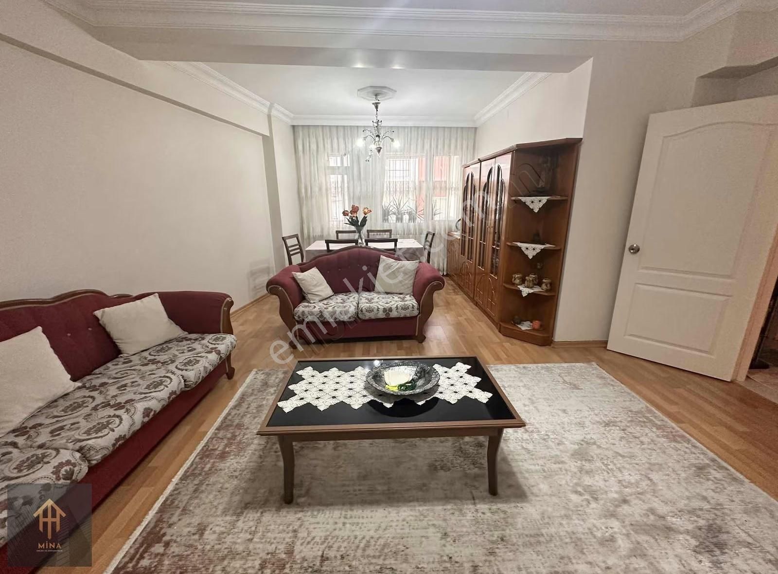 Metrobüse 5 Dk Mesafede 3 Katlı Bina Ön Cephe Büyük 2+1 - Görsel 16