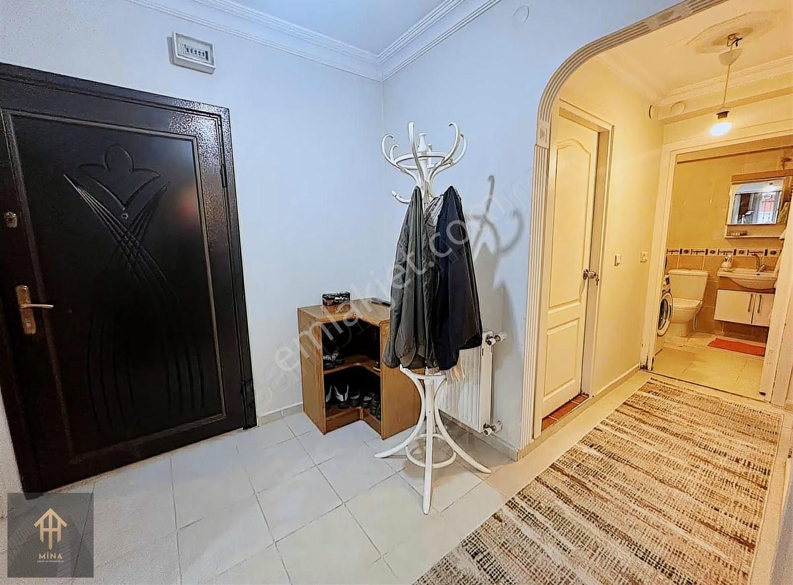 Metrobüse 5 Dk Mesafede 3 Katlı Bina Ön Cephe Büyük 2+1 - Görsel 25