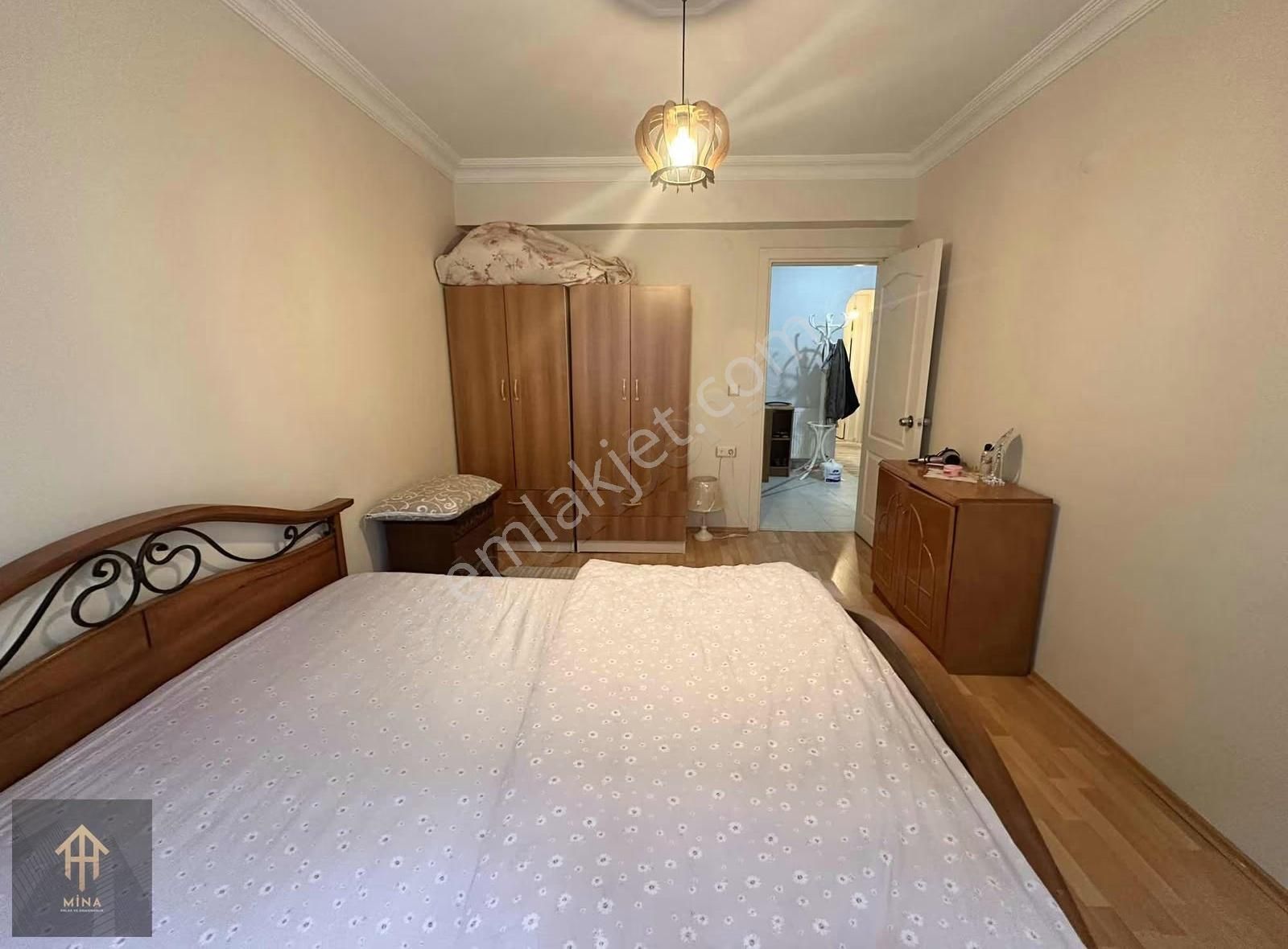 Metrobüse 5 Dk Mesafede 3 Katlı Bina Ön Cephe Büyük 2+1 - Görsel 21