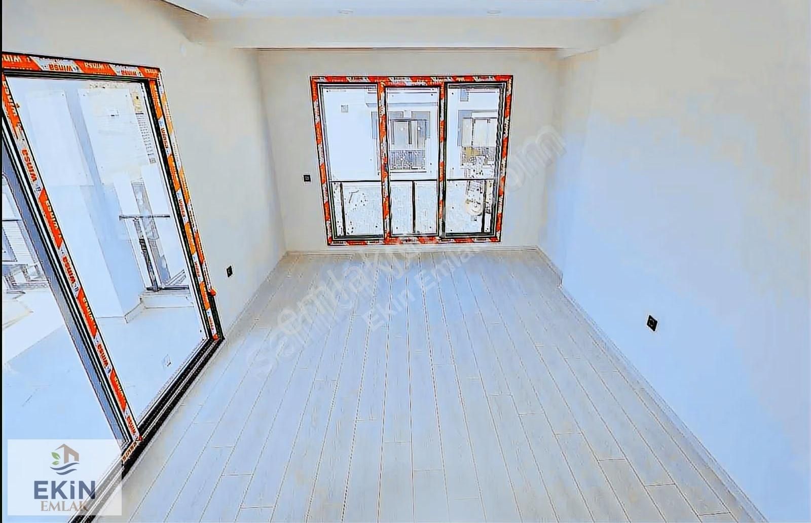 Küçükkuyu'da Deniz Manzaralı Villa Tipi 2+1 Daireler! - Görsel 32