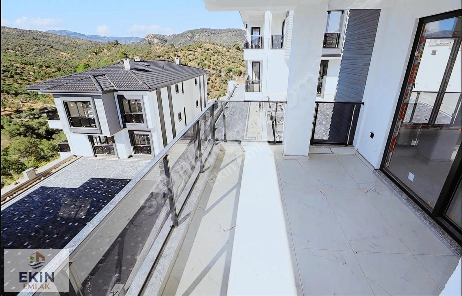 Küçükkuyu'da Deniz Manzaralı Villa Tipi 2+1 Daireler! - Görsel 5