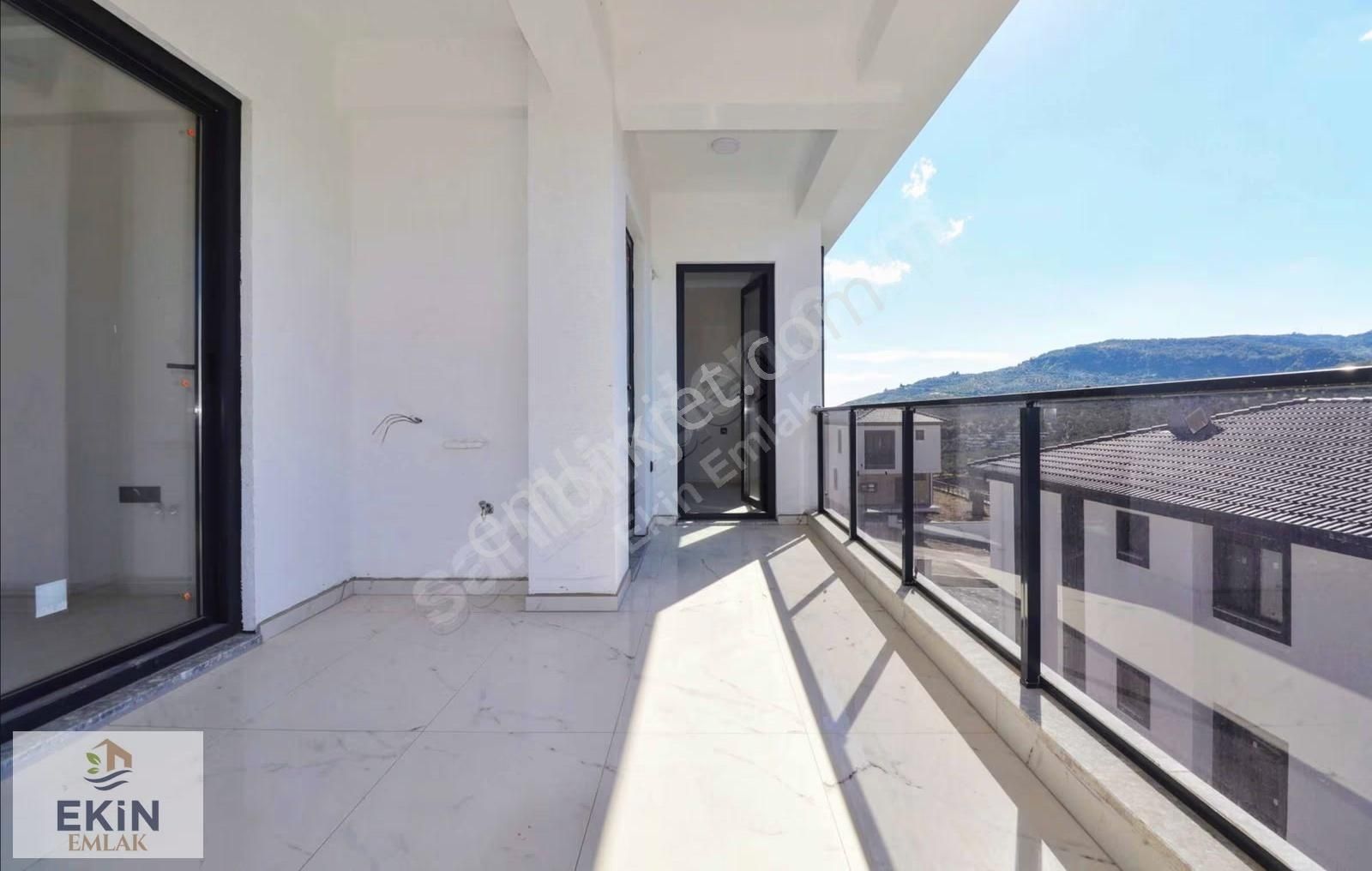 Küçükkuyu'da Deniz Manzaralı Villa Tipi 2+1 Daireler! - Görsel 34