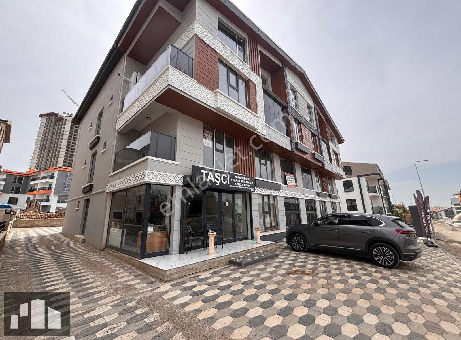 Taşcı Grup Gayrimenkul'den İncek'te Çatı Eğimsiz 2+2 Daire - Görsel 14