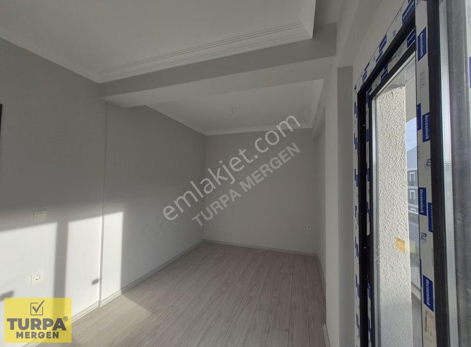 Kiralık 1+1 Sıfır Daire Menemen Koyundere Mevkiinde Saat Kulesine Yakın - Görsel 2