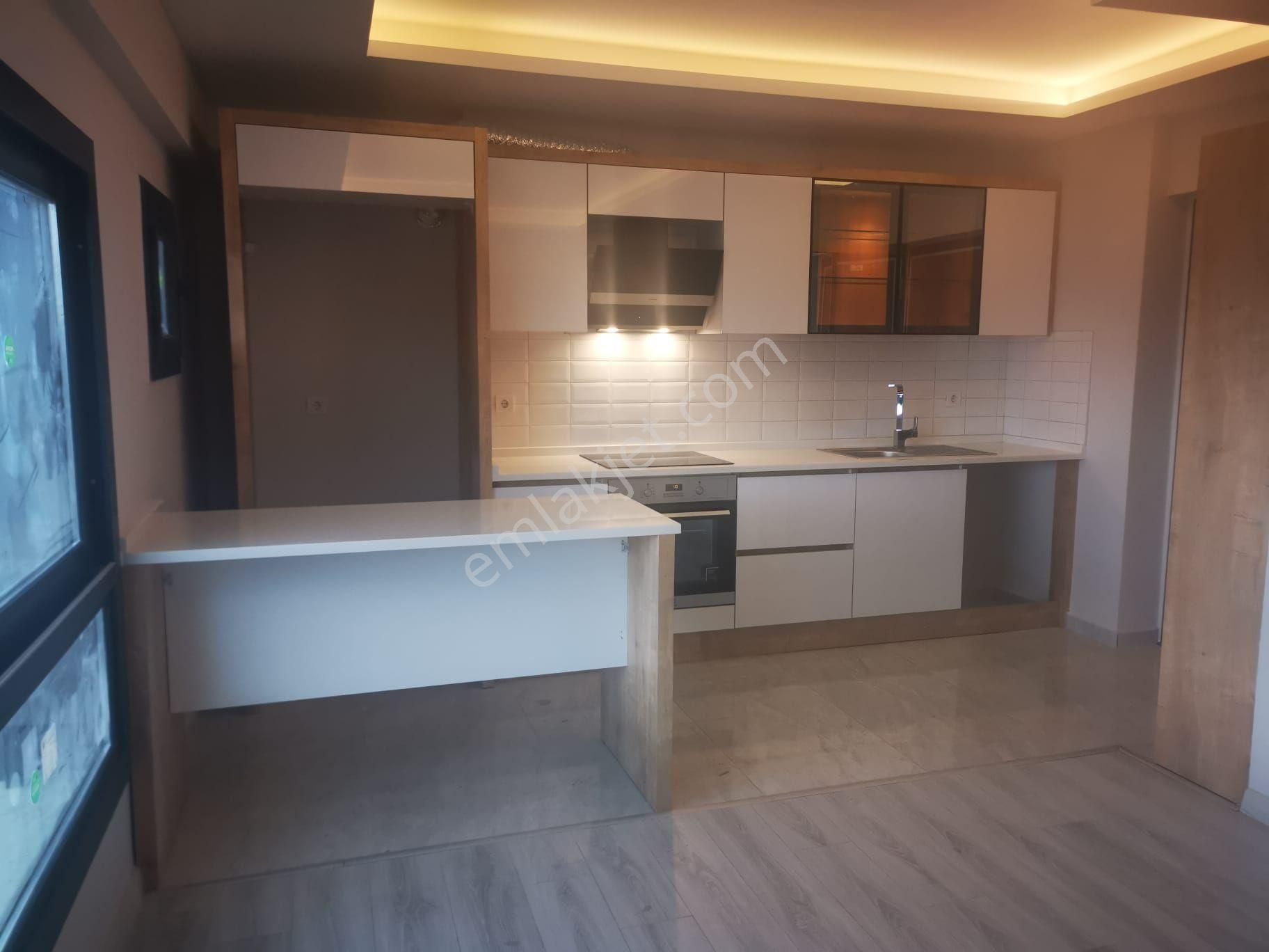 Kiralık 2+1 Daire Sıfır Cadde Üzeri Deniz Manzaralı - Görsel 4