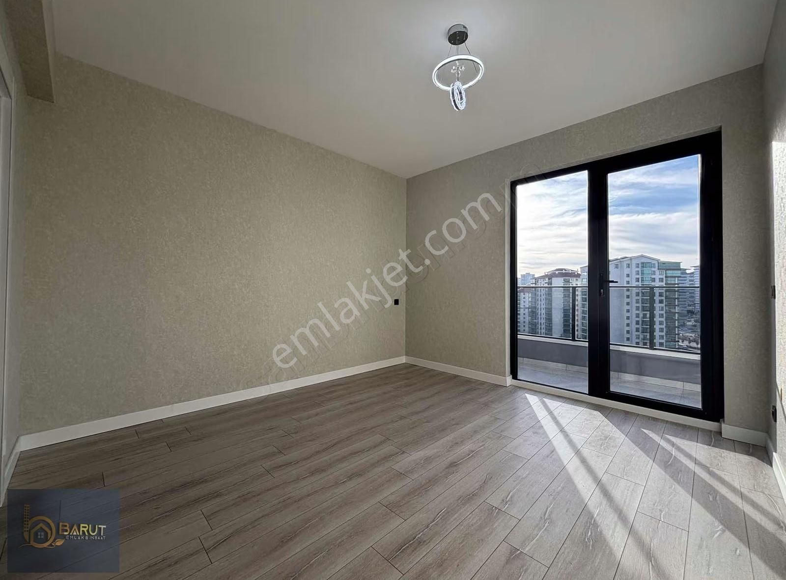 Hastane Yakını Yerden Isıtma K.otopark Önü Açık 2+1 Site Dairesi - Görsel 10