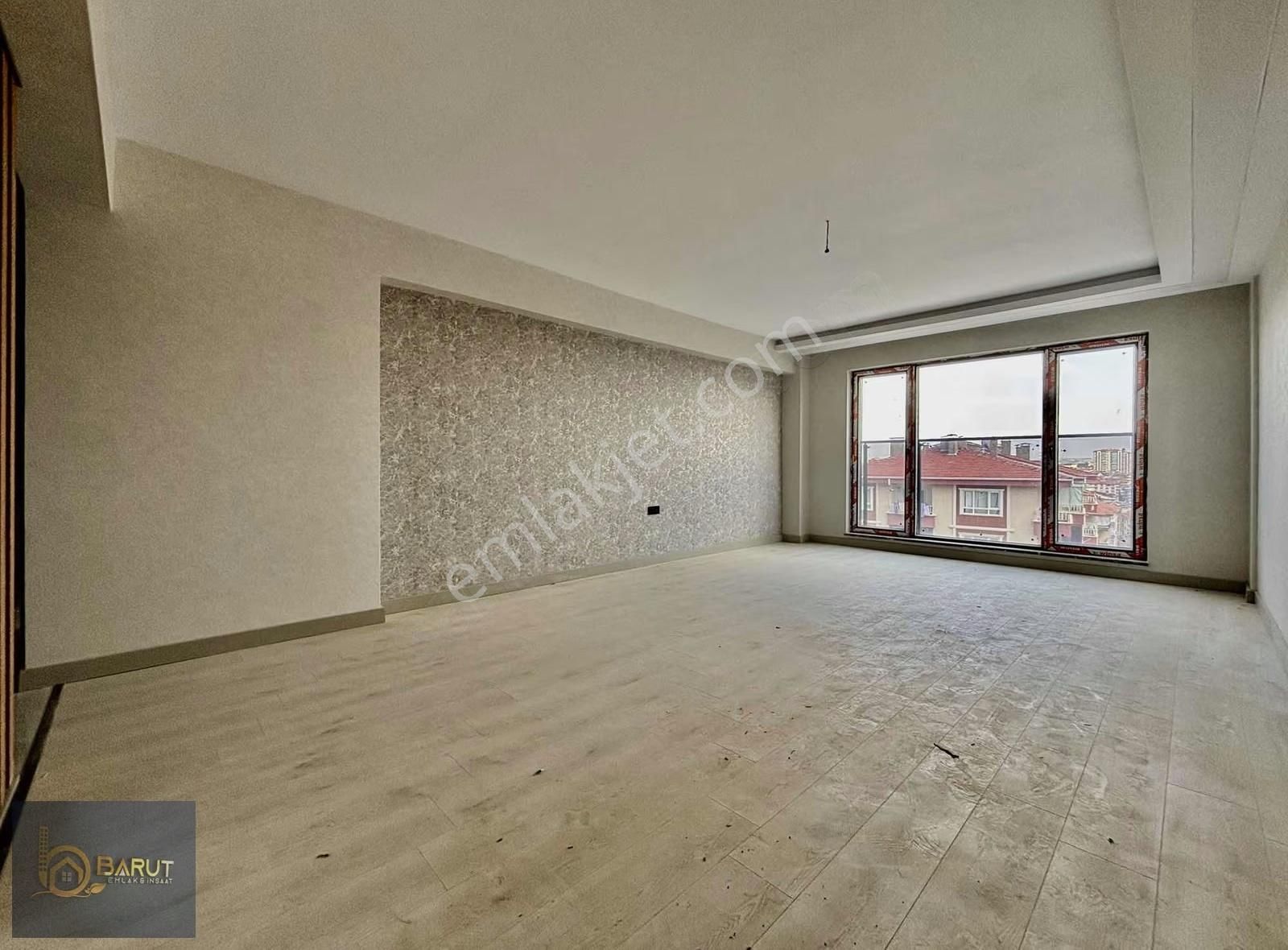 Baruttan Hastane Yakını 3 Cepheli K. Otoparklı 4+1 Site Dairesi - Görsel 8